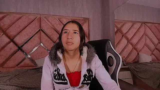 LilyRossi  online show from 18, 4, 2026