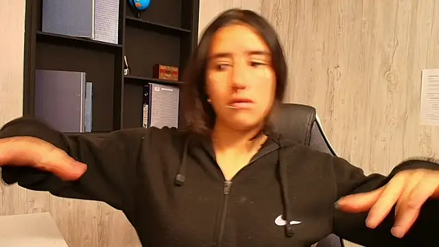 LilyRossi  online show from 28, 4, 2026