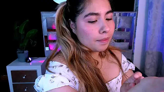 Sofiazaf  online show from 18, 4, 2026