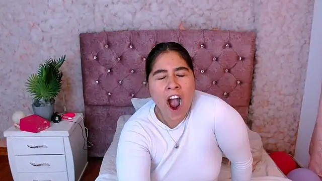 Sofiazaf  online show from 5, 3, 2026