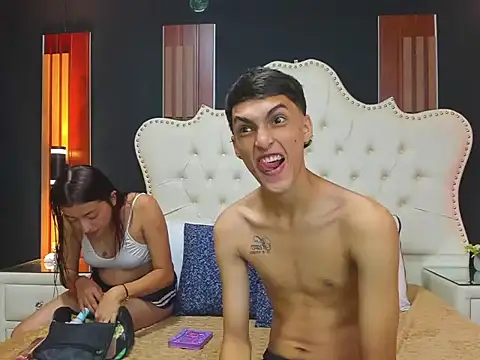 AnnyANDnoah online show from 5, 3, 2026