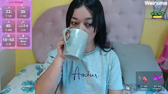 Snapshot of Sophiiee_Gray chatting on 5, 5, 2026 Sophiiee Gray online show from 5, 5, 2026