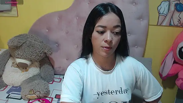 Snapshot of Sophiiee_Gray chatting on 20, 5, 2026 Sophiiee Gray online show from 20, 5, 2026