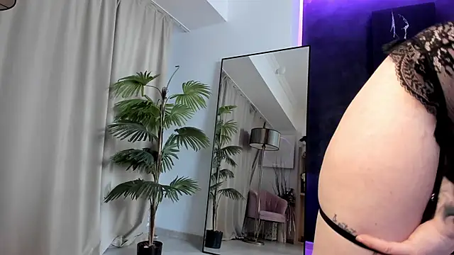 LoraIvone online show from 16, 3, 2026