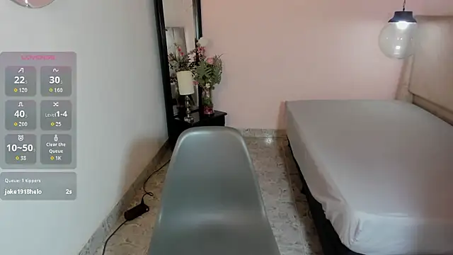 CharlotteKing8 online show from 5, 3, 2026