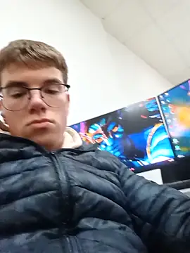 Alejandro27003 online show from 6, 3, 2026