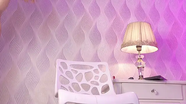 mia venon online show from 19, 4, 2026