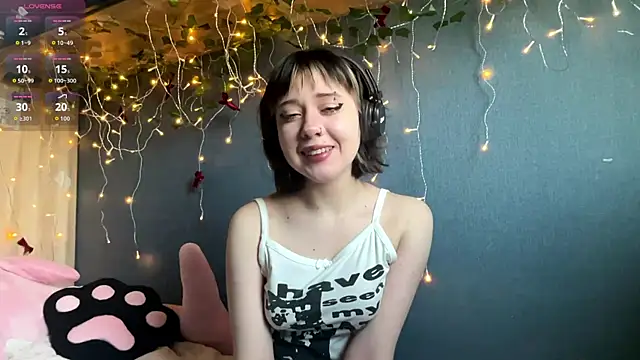 AueshaSimon online show from 4, 4, 2026