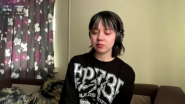 Snapshot of AueshaSimon chatting on 3, 6, 2026 AueshaSimon online show from 3, 6, 2026