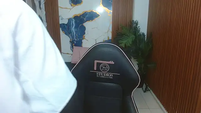 Lyra tay online show from 8, 4, 2026