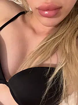 Snapshot of Sarisinpanterr chatting on 29, 3, 2026 Sarisinpanterr online show from 29, 3, 2026