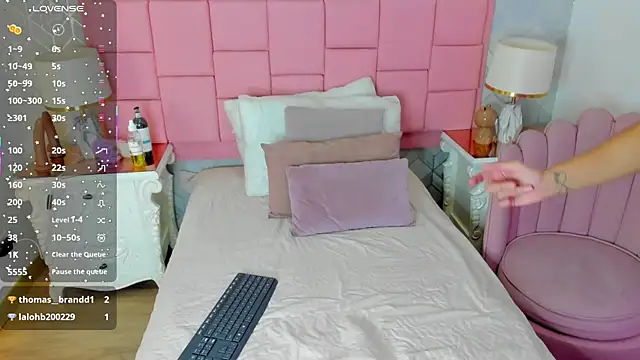 Snapshot of helen_zen chatting on 27, 4, 2026 helen zen online show from 27, 4, 2026