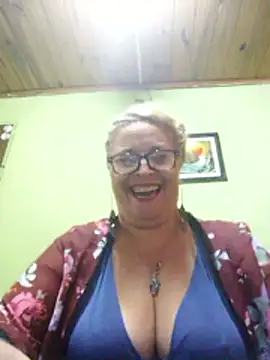 momismilf544 online show from 26, 4, 2026