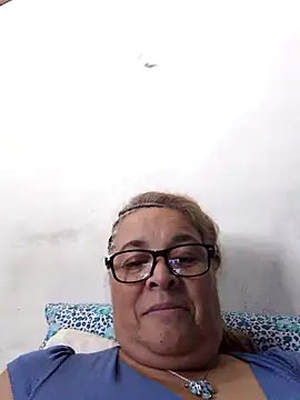 momismilf544 online show from 23, 4, 2026