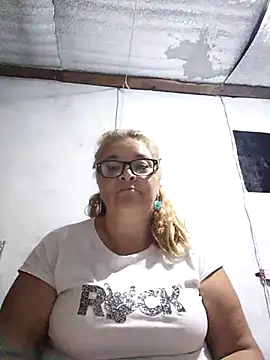 Snapshot of momismilf544 chatting on 31, 3, 2026 momismilf544 online show from 31, 3, 2026