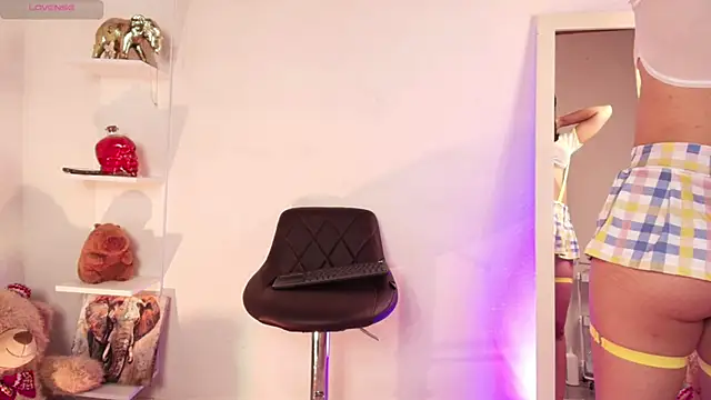 ema parkerr online show from 12, 4, 2026