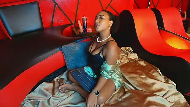 Pamela Cortezz online show from 13, 3, 2026