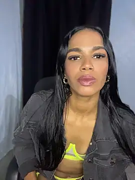Snapshot of FlorSalvaje_ chatting on 7, 5, 2026 FlorSalvaje online show from 7, 5, 2026