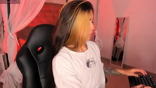 Raven Dooll online show from 1, 4, 2026