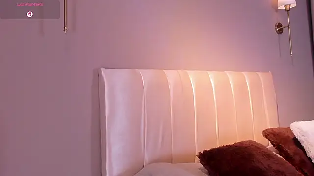 Agata Laurent  online show from 9, 3, 2026