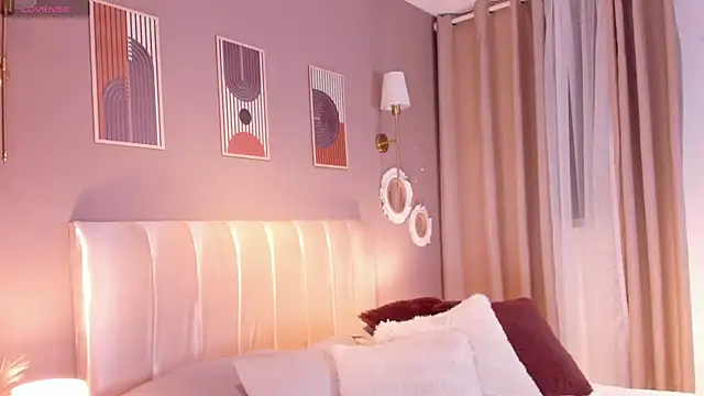 Agata Laurent  online show from 22, 4, 2026