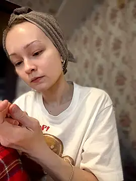 SadieSink  online show from 12, 4, 2026