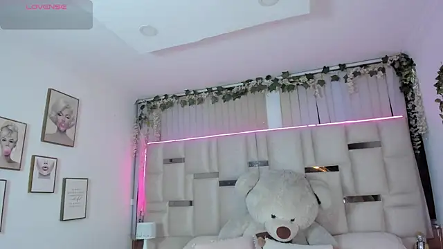 Hanna klover online show from 2, 4, 2026