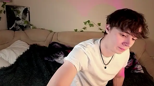 AnthonyCuutie online show from 9, 3, 2026