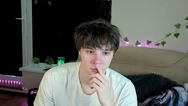 AnthonyCuutie online show from 22, 4, 2026