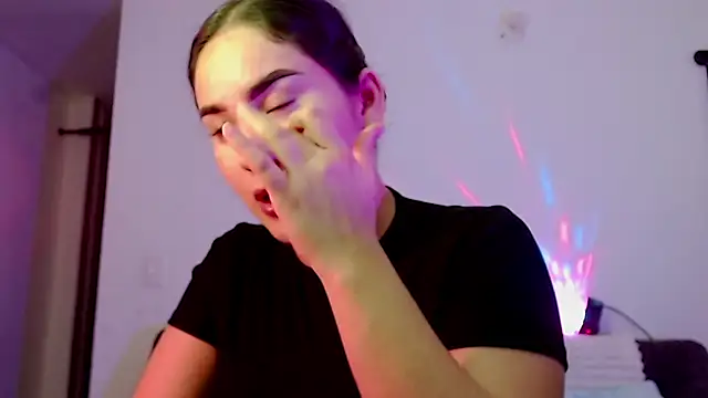 AriaDonatti online show from 5, 3, 2026