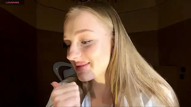 Anika Socutehe online show from 22, 4, 2026