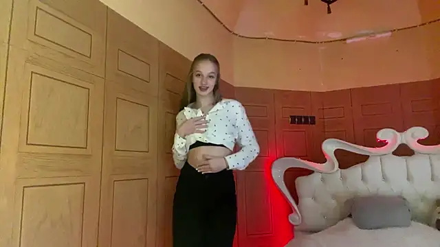 Anika Socutehe online show from 5, 3, 2026