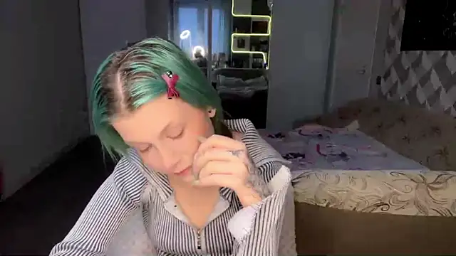 Snapshot of SalenaVeron chatting on 3, 3, 2026 SalenaVeron online show from 3, 3, 2026