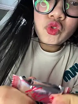 Leeeeiu online show from 10, 4, 2026