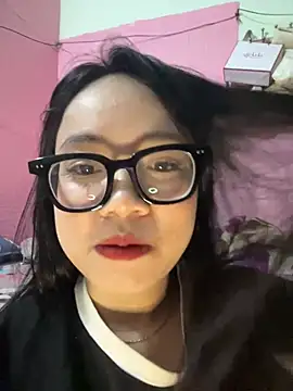 Snapshot of Leeeeiu chatting on 3, 5, 2026 Leeeeiu online show from 3, 5, 2026