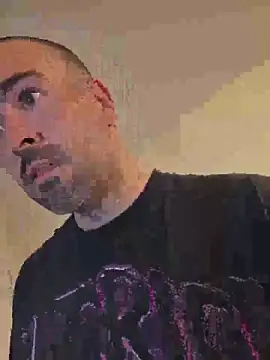Biggbaddwulf7 online show from 21, 4, 2026