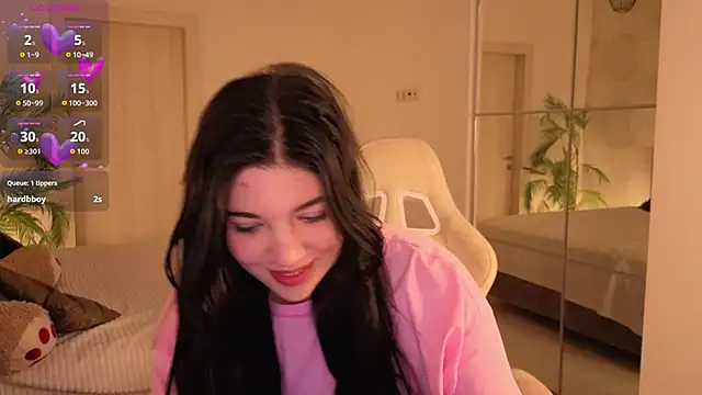 FreyaFondness online show from 5, 3, 2026