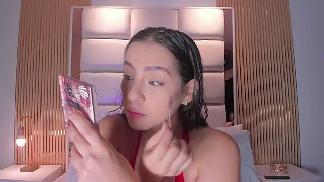 Megaan Rousee online show from 29, 3, 2026