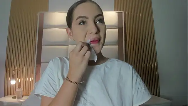 Megaan Rousee online show from 4, 3, 2026