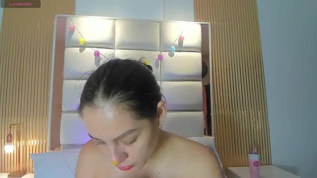 Megaan Rousee online show from 13, 4, 2026