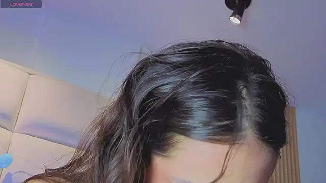 Megaan Rousee online show from 19, 4, 2026