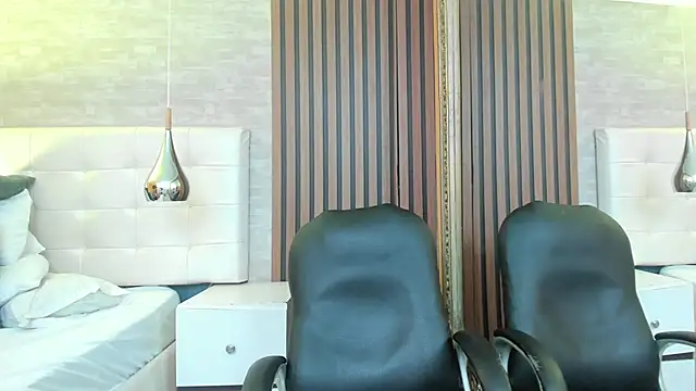 AbbyLoius online show from 17, 4, 2026