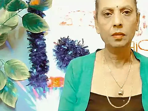 Hot queen58 online show from 18, 5, 2026