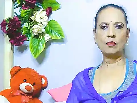 Hot queen58 online show from 3, 6, 2026