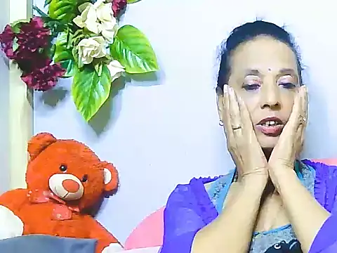 Hot queen58 online show from 4, 6, 2026