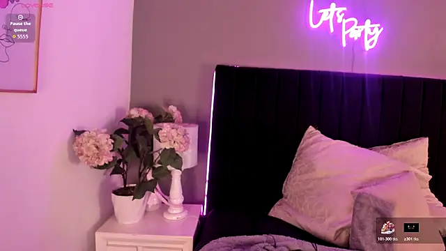 scarlett leex  online show from 8, 4, 2026