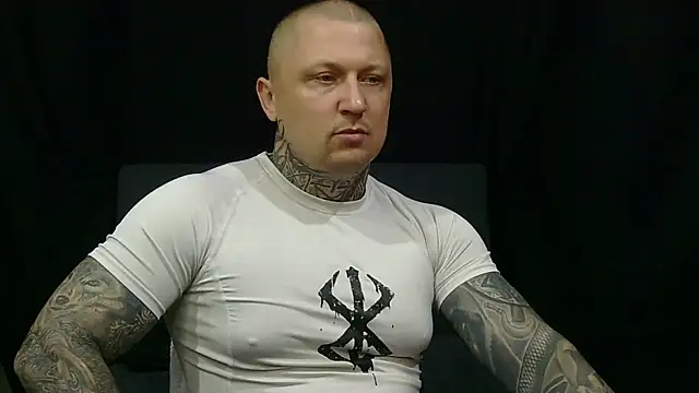 Snapshot of devilWithTats chatting on 27, 5, 2026 devilWithTats online show from 27, 5, 2026