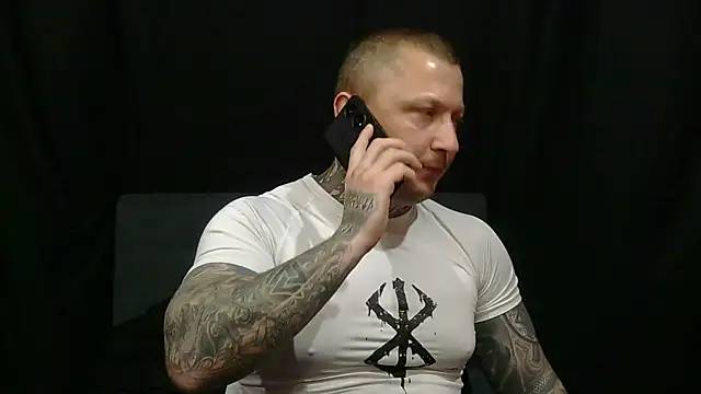 Snapshot of devilWithTats chatting on 23, 5, 2026 devilWithTats online show from 23, 5, 2026
