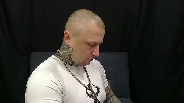 Snapshot of devilWithTats chatting on 29, 5, 2026 devilWithTats online show from 29, 5, 2026