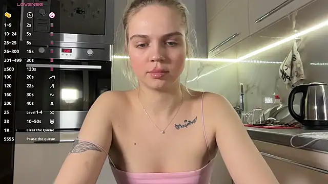 AlexaDeviliciouss online show from 15, 4, 2026